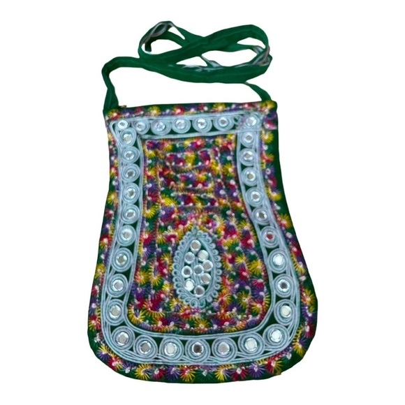 VELVET SEQUINED GREEN EMBROIDERED BAG WITH  ZIPPED CLOSURE - Picture 1 of 9